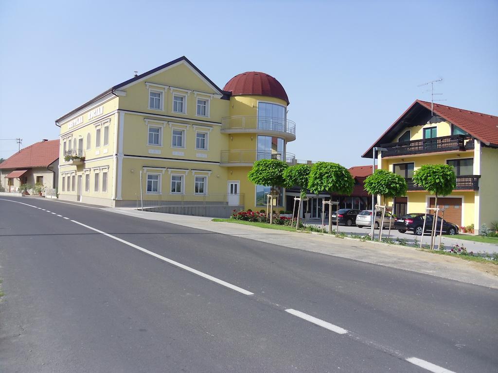 ホテル Gostilna In Prenocisce Kocjan Bizeljsko エクステリア 写真